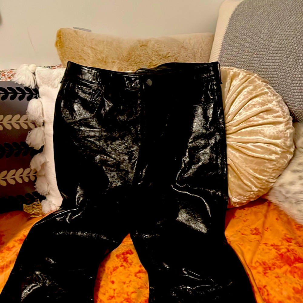 Genuine 100% lamb leather, brand new, never worn pants! Black cigarette style.